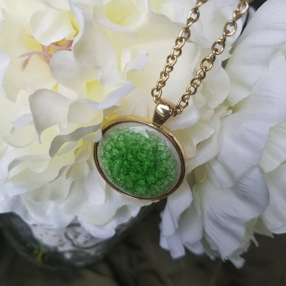 Versona Jewelry - Long Gold Necklace with Green Pendant